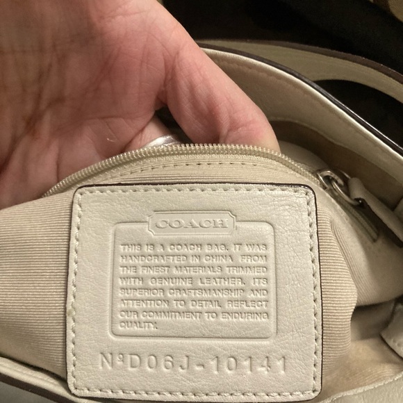 Coach Chelsea Turn-Lock Jacquard and Leather Purse Ivory and Beige D06J-10141 - Picture 2 of 4